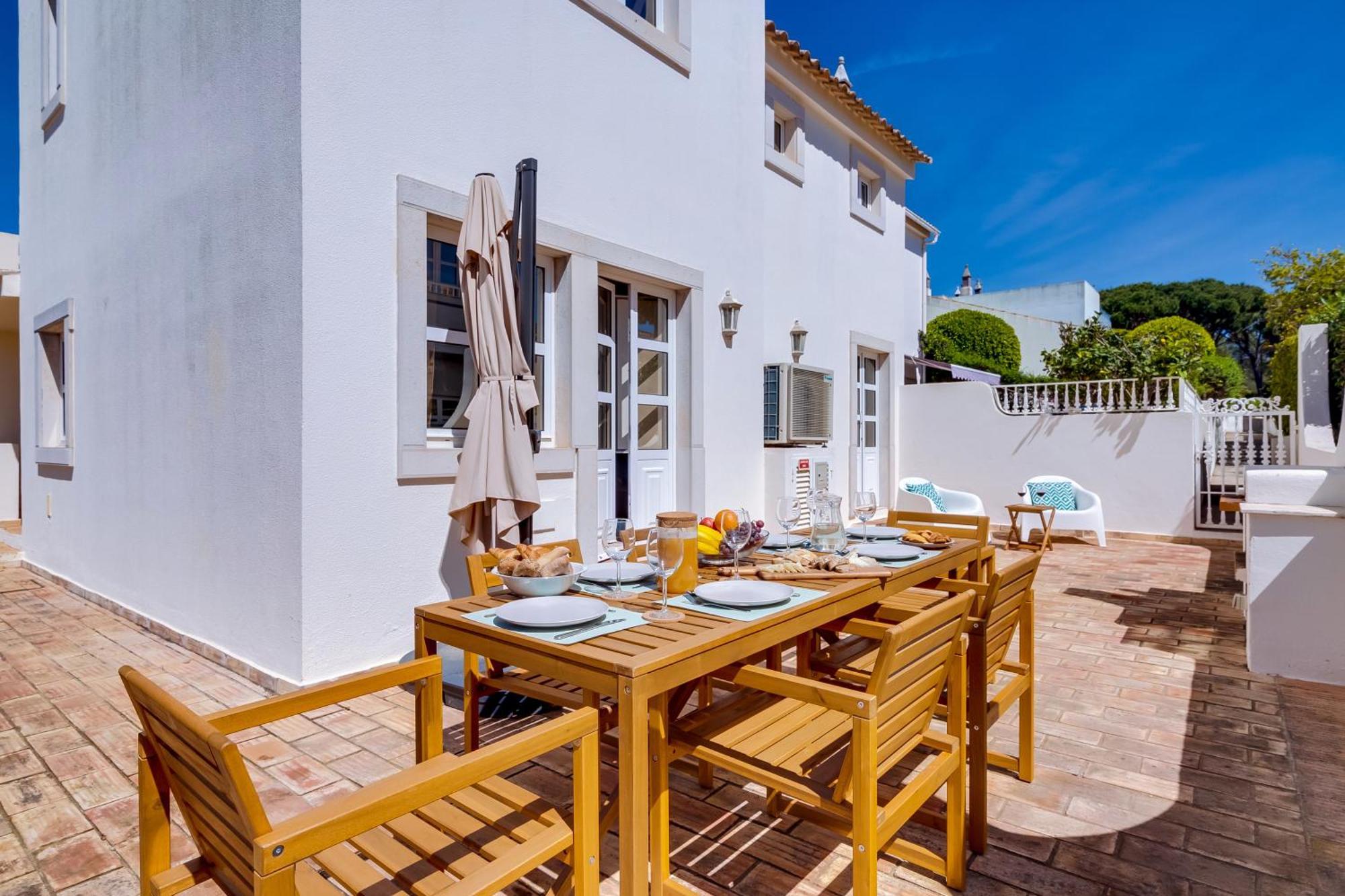 Villa Oliveiras De Vilamoura By The Portuguese Butler Куартейра Екстериор снимка