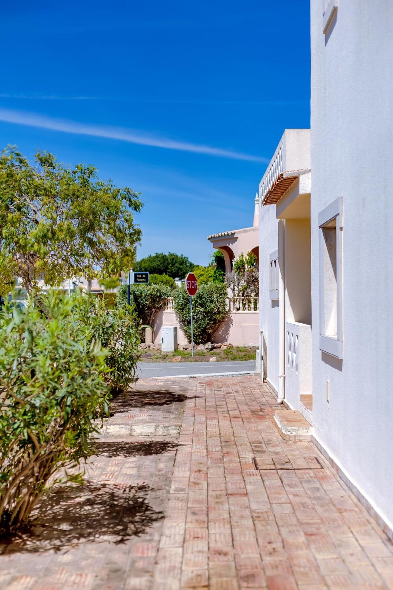 Villa Oliveiras De Vilamoura By The Portuguese Butler Куартейра Екстериор снимка